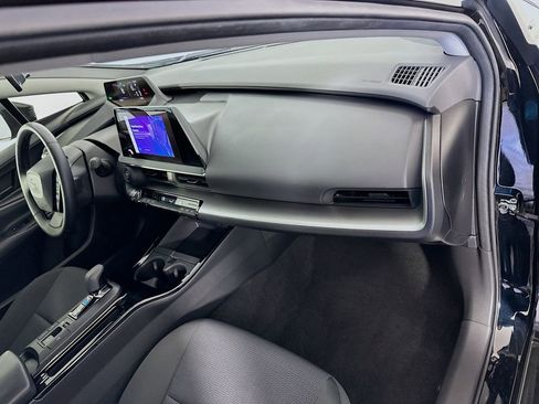 Used 2024 Toyota Prius LE image 28