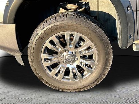 Used 2021 Nissan Titan SV w/ SV Convenience Package image 22
