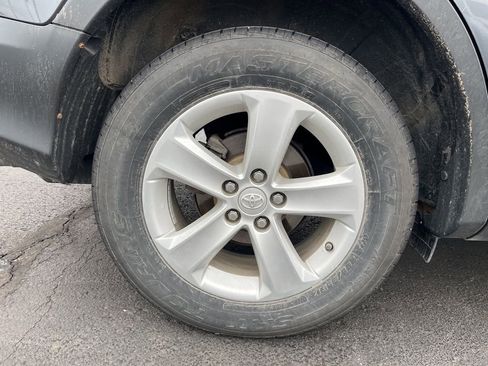 Used 2013 Toyota RAV4 XLE image 11