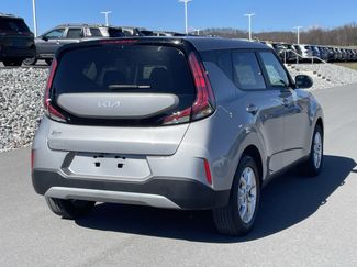 Used 2023 Kia Soul LX w/ LX Technology Package video 3