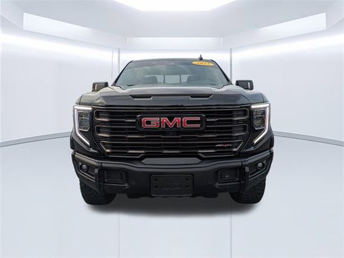 Used 2024 GMC Sierra 1500 AT4X image 10