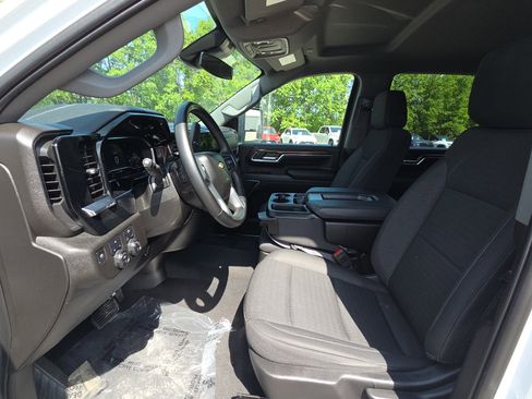 Used 2024 Chevrolet Silverado 3500 LT AWD/4WD image 16