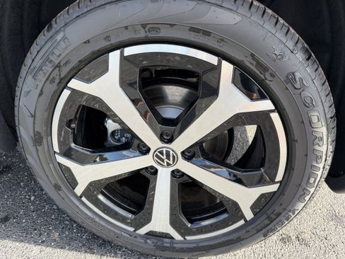 New 2026 Volkswagen Tiguan SE image 30