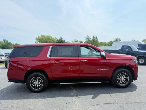 Used 2021 Chevrolet Suburban Premier AWD/4WD image 14