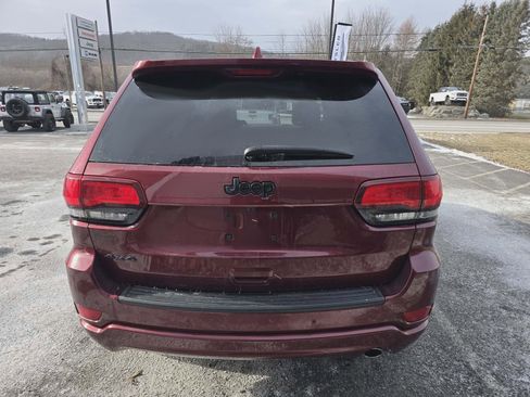 Used 2022 Jeep Grand Cherokee Laredo X image 4