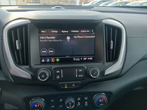 Used 2023 GMC Terrain SLT image 21