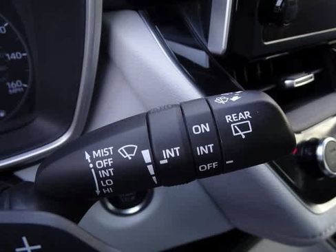 Used 2023 Toyota Corolla SE image 17