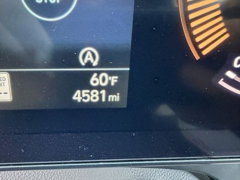 Certified 2024 Hyundai Kona SE image 5