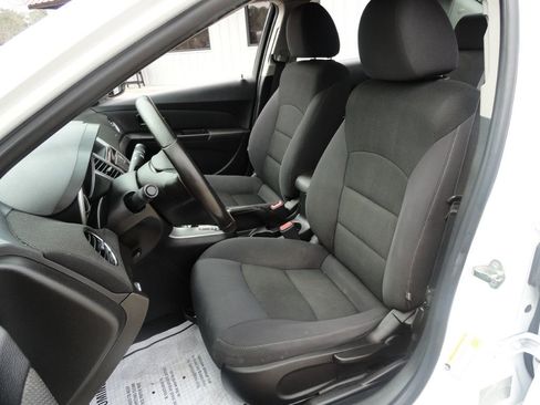 Used 2014 Chevrolet Cruze LT FWD image 10
