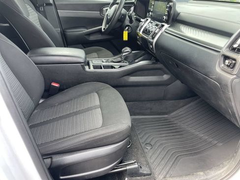 Used 2022 Kia Sorento LX AWD/4WD image 29