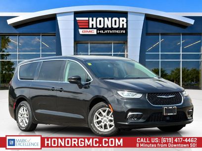 Used 2023 Chrysler Pacifica Touring-L