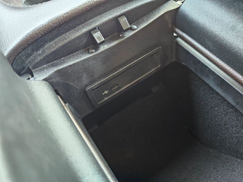 Used 2021 Mercedes-Benz GLE 350 4MATIC w/ Premium Package image 32