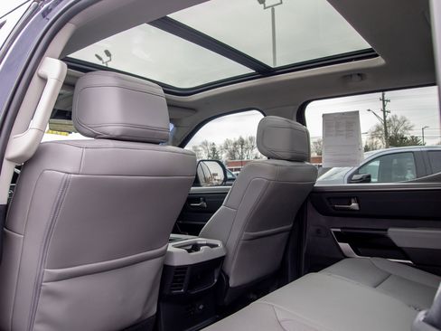 Used 2024 Toyota Tundra Limited AWD/4WD image 27