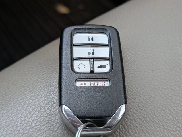 Used 2022 Honda Pilot Touring image 34