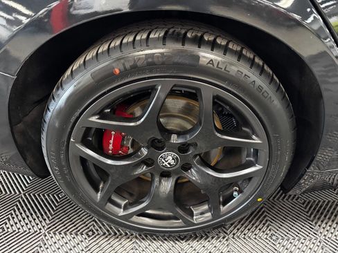 Used 2022 Alfa Romeo Giulia Ti image 17
