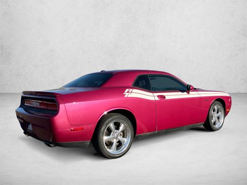 Used 2010 Dodge Challenger R/T RWD image 5