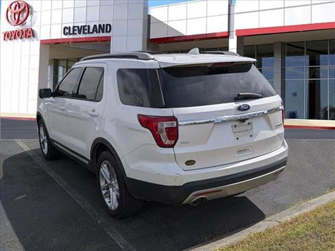 Used 2016 Ford Explorer XLT w/ Equipment Group 202A FWD image 5