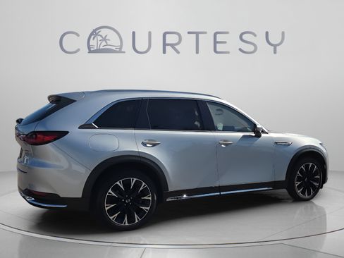 Used 2025 MAZDA CX-90 Plug-In Hybrid w/ Premium Plus AWD/4WD image 5