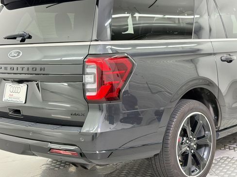 Used 2023 Ford Expedition Max Limited AWD/4WD image 11