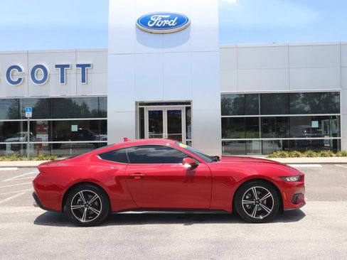 Used 2024 Ford Mustang Coupe RWD image 15