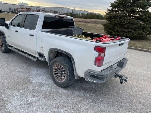 Used 2022 Chevrolet Silverado 2500 Custom image 5