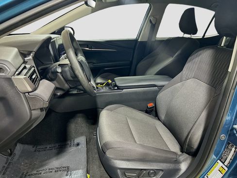 Used 2025 Toyota Camry LE w/ Convenience Package FWD image 17