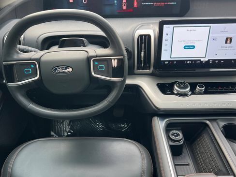 Used 2025 Ford Expedition Max Active AWD/4WD image 15