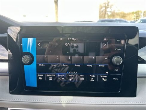 New 2026 Volkswagen Taos SE image 18