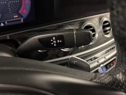 Used 2018 Mercedes-Benz E 300 4MATIC image 22