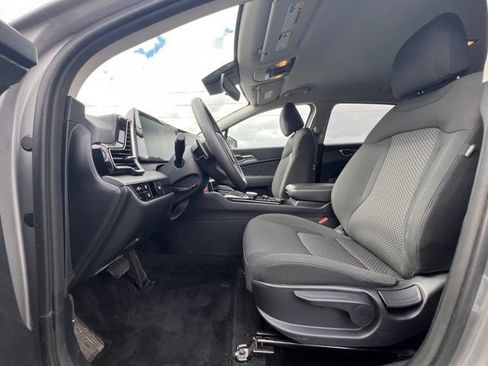 Used 2023 Kia Sportage LX image 18