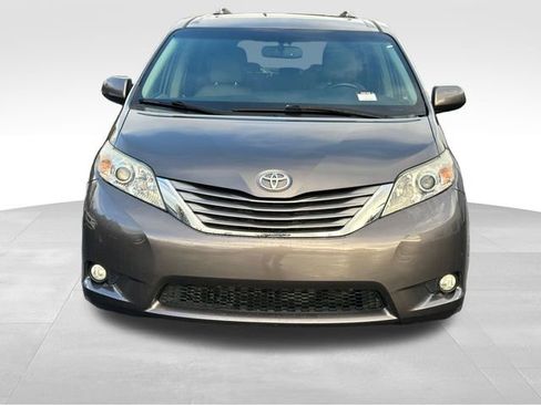 Used 2015 Toyota Sienna XLE image 8