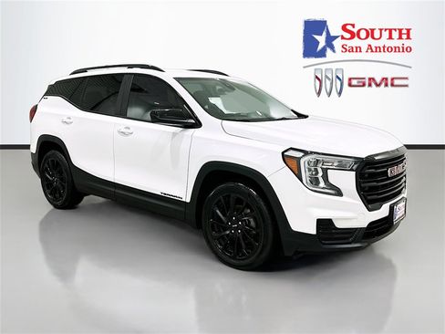 Used 2023 GMC Terrain SLE w/ Driver Convenience Package image 1
