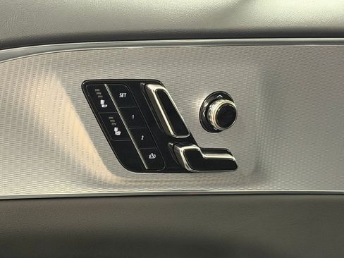 Certified 2024 Cadillac Lyriq Tech w/ Driver Assist Package AWD/4WD image 21