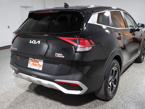 Used 2024 Kia Sportage LX image 7