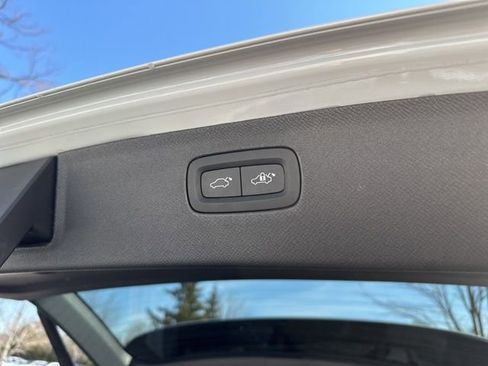 Certified 2024 Volvo XC90 B5 Plus w/ Protection Package Premier image 37