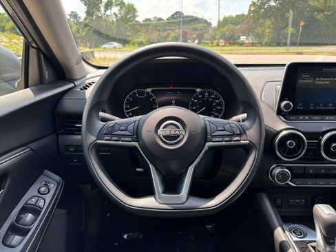 Used 2025 Nissan Sentra SV FWD image 24