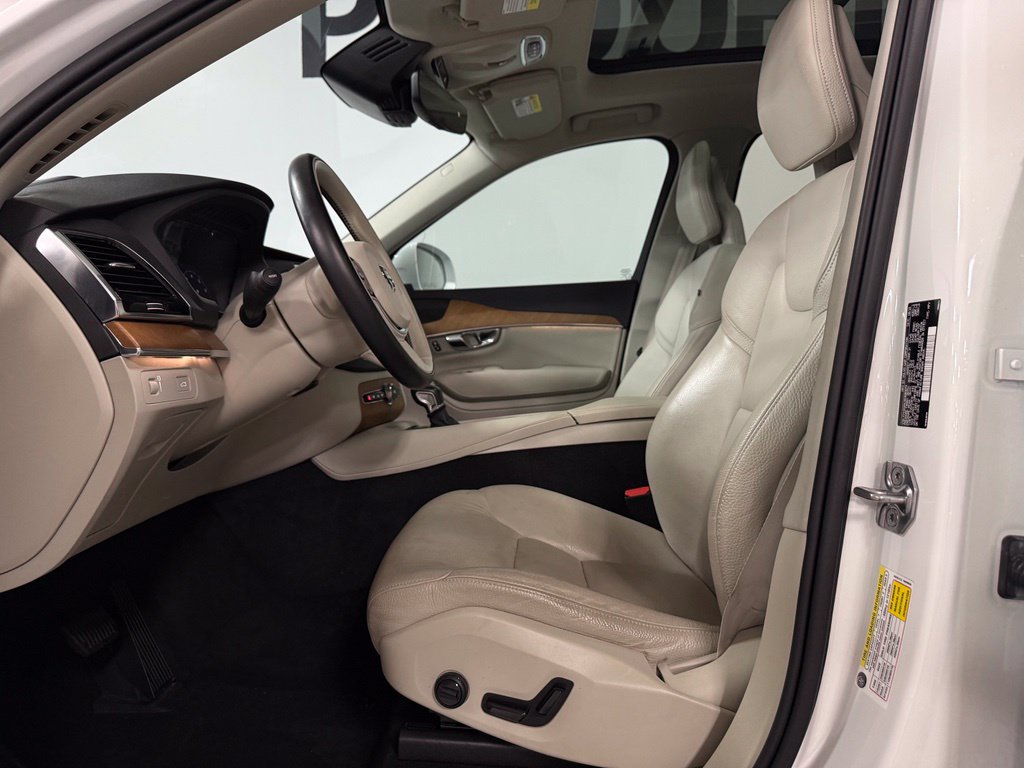 Used 2021 Volvo XC90 T5 Momentum w/ Advanced Package AWD/4WD image 9