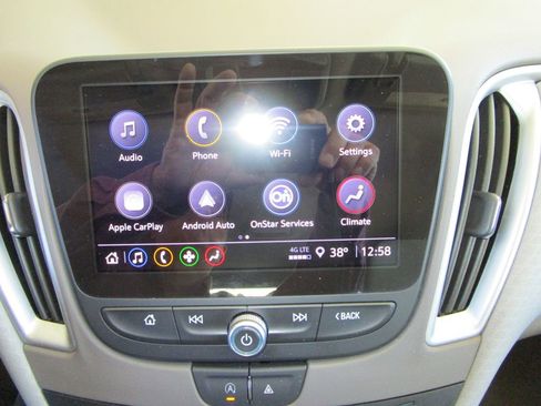 Used 2024 Chevrolet Malibu LT image 32