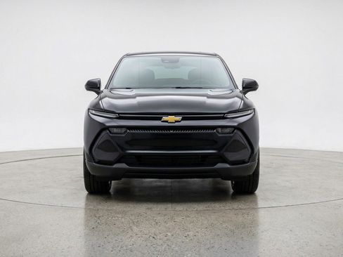 Used 2025 Chevrolet Equinox LT FWD image 2