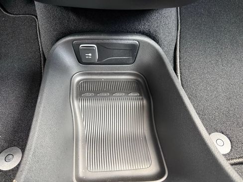 New 2026 Chrysler Pacifica Select FWD image 24