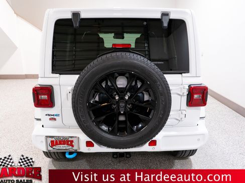 Used 2021 Jeep Wrangler Unlimited Sahara AWD/4WD image 4