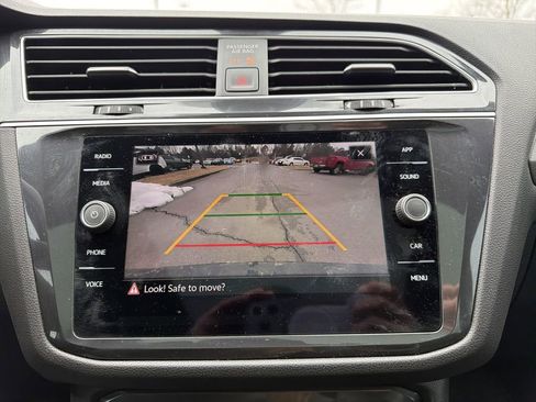 Used 2024 Volkswagen Tiguan SE R-Line image 25