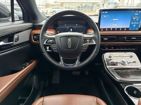 Used 2023 Lincoln Nautilus Reserve w/ Monochromatic Package image 17