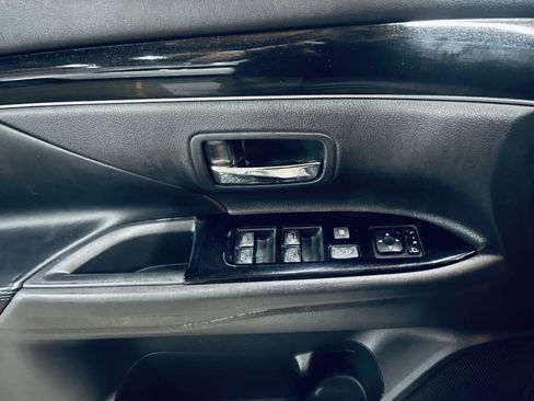 Used 2019 Mitsubishi Outlander LE FWD image 27