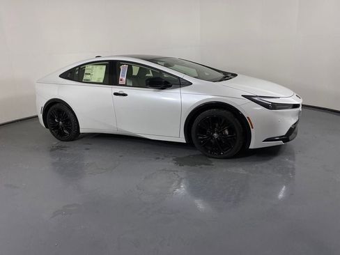 New 2025 Toyota Prius image 3