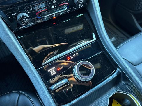 Used 2024 Jeep Grand Cherokee Limited image 23