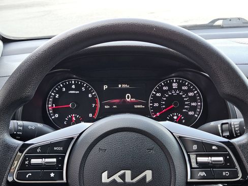 Used 2024 Kia Forte LXS FWD image 16