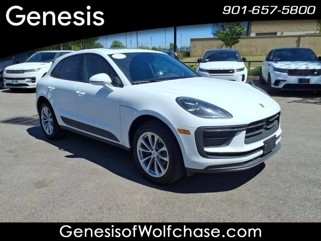 Used 2025 Porsche Macan AWD/4WD image 7