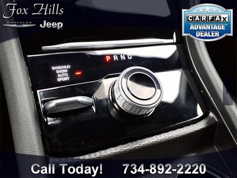 Used 2024 Jeep Grand Cherokee Limited image 23