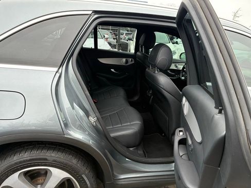 Used 2019 Mercedes-Benz GLC 300 4MATIC image 23